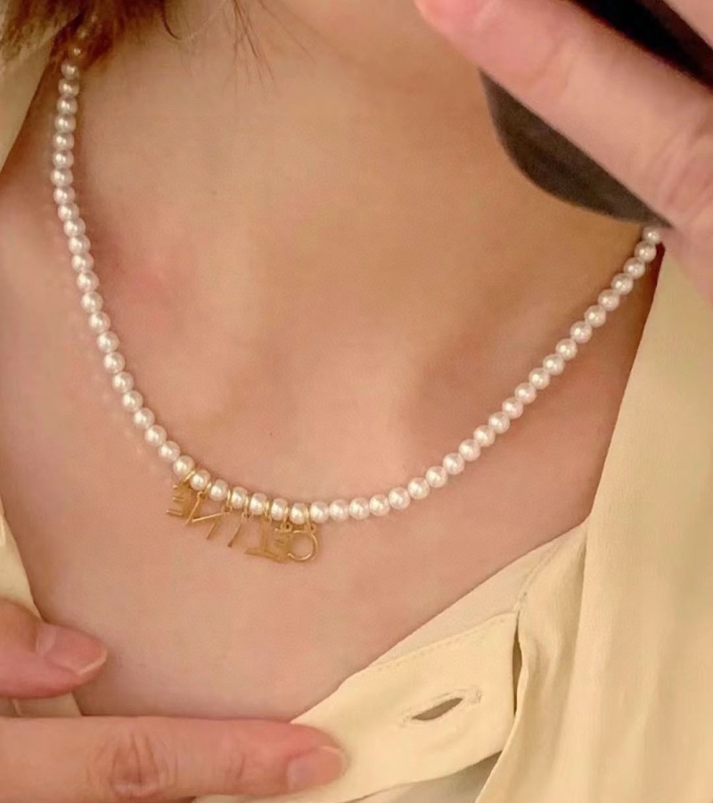 Ce1i*e necklaces